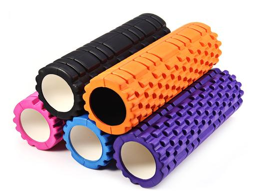 Lila foam roller med rutmönster