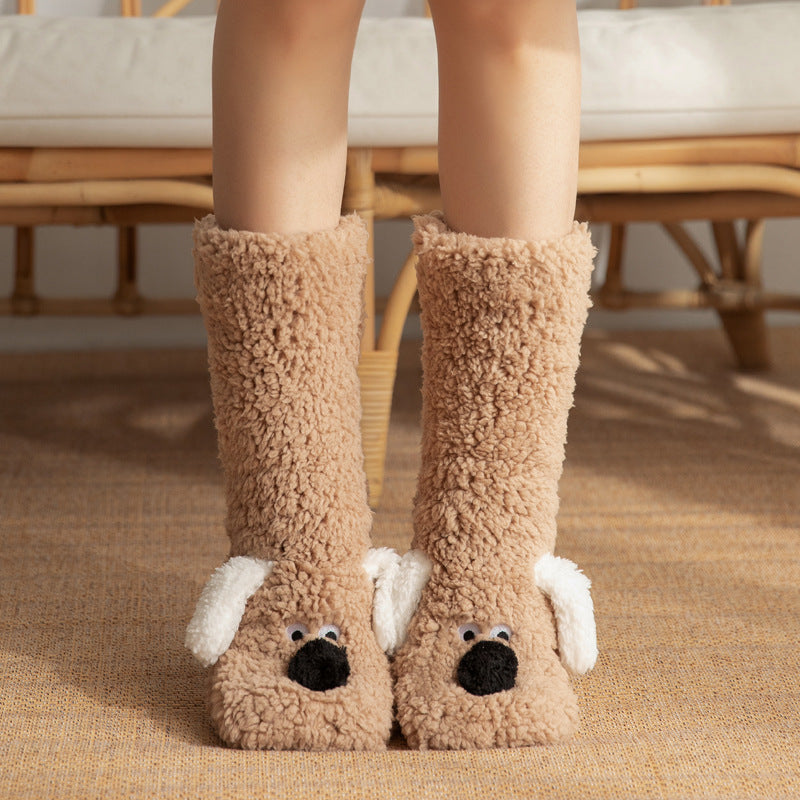 Fluffiga sockor med hundansikte i beige
