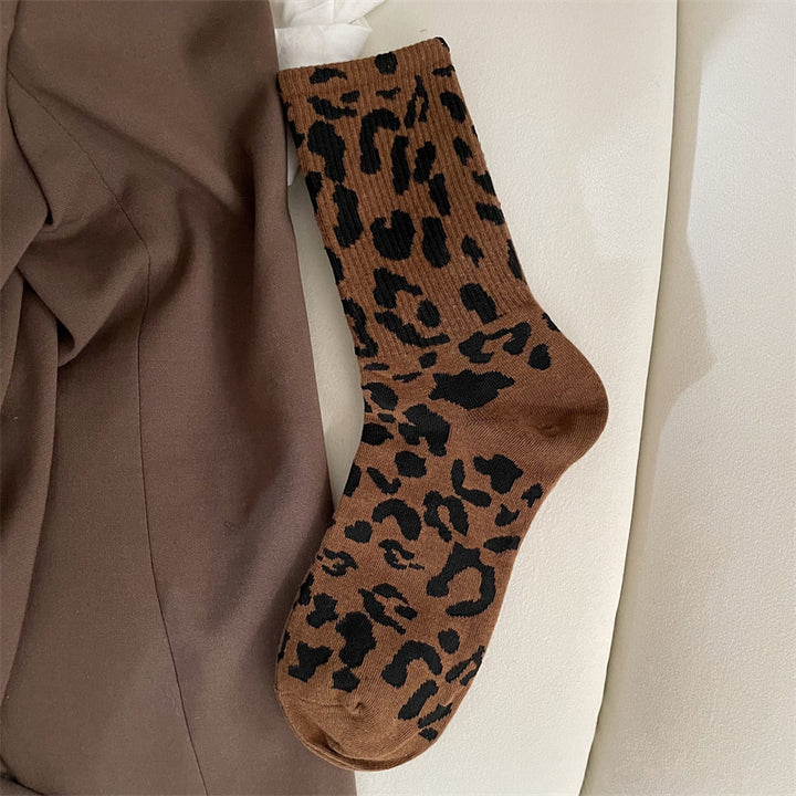 Halvhöga damstrumpor med leopardmönster