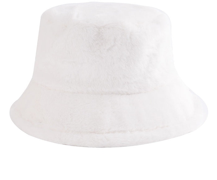 Värmekällan Fluffig buckethatt i fuskpäls med justerbar passform