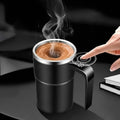 Värmekällan™ Uppvärmd resemugg med automatisk omrörning och temperaturdisplay