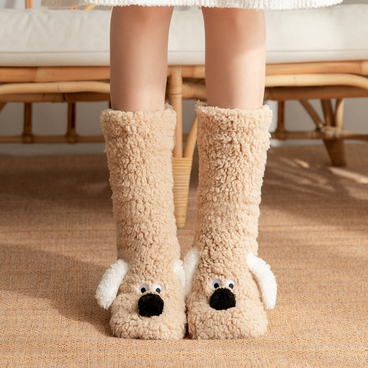 Fluffiga sockor med hundansikte i beige
