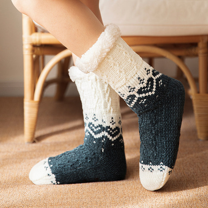 Värmekällan Mysiga golvsockor med hjärtmönster och halkfria prickar