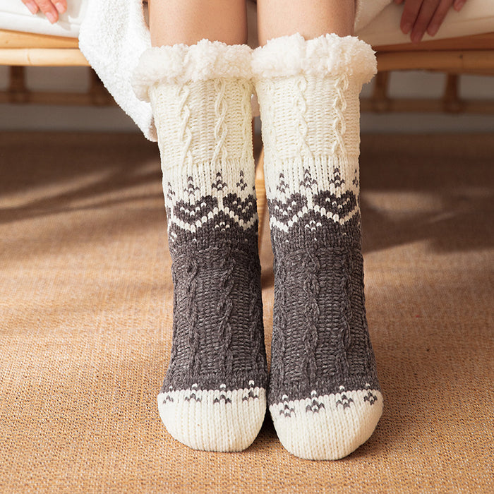 Värmekällan Mysiga golvsockor med hjärtmönster och halkfria prickar