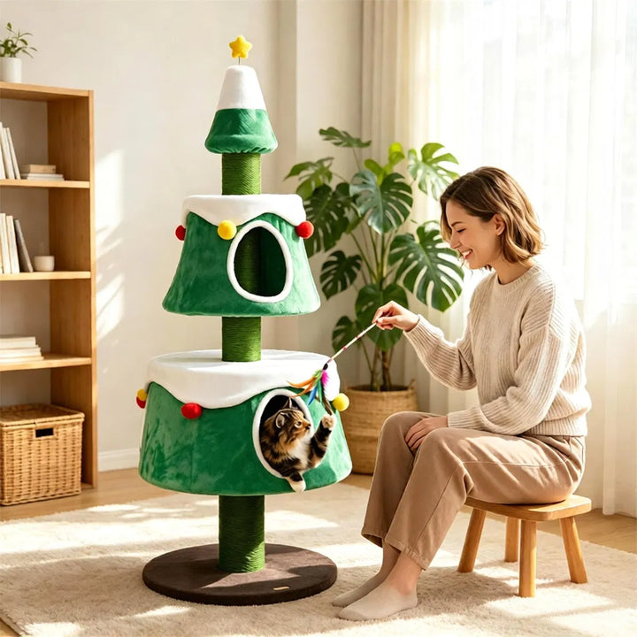 Kattträd format som grön julgran