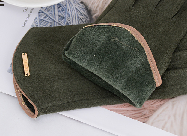 Beige mockalook-handskar med guldfärgad detalj
