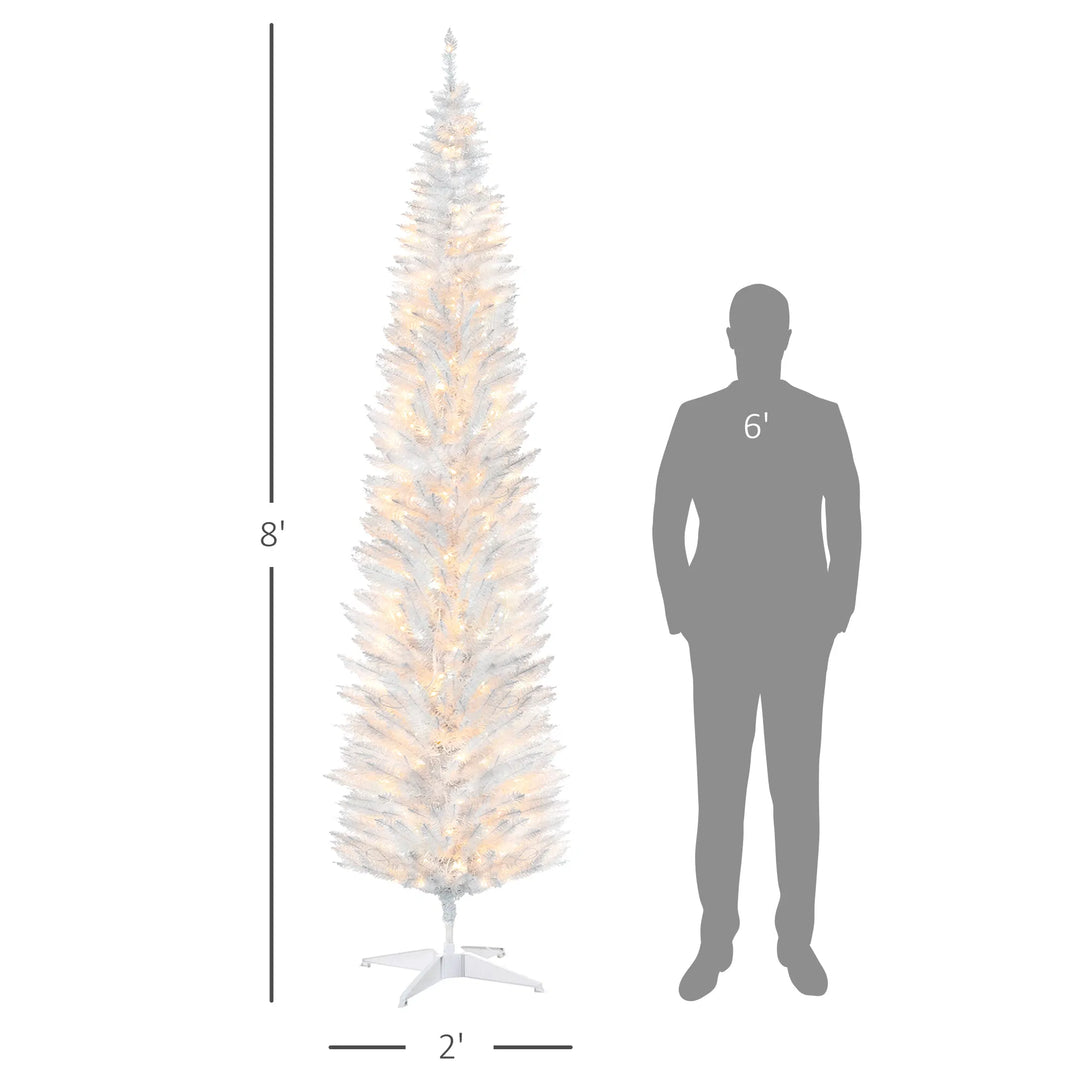 Hög vit smal julgran med ljus