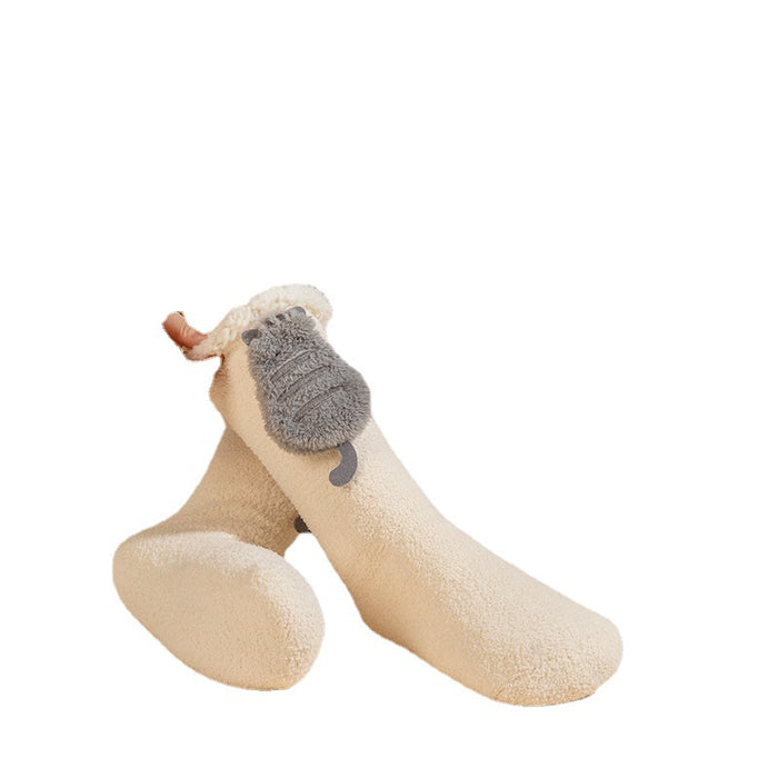 Värmekällan Eluppvärmda fluffiga sockor med 3D-djur